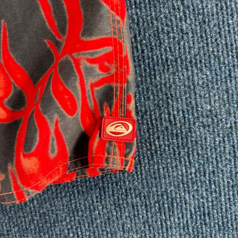 Quiksilver Mens Flame‎ Print Board Shorts Red Grey Vintage Style 36 C101686P